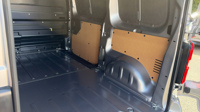 Vauxhall Vivaro L1 Diesel 1.5 Turbo D 120 Pro H1 Van - Image 35